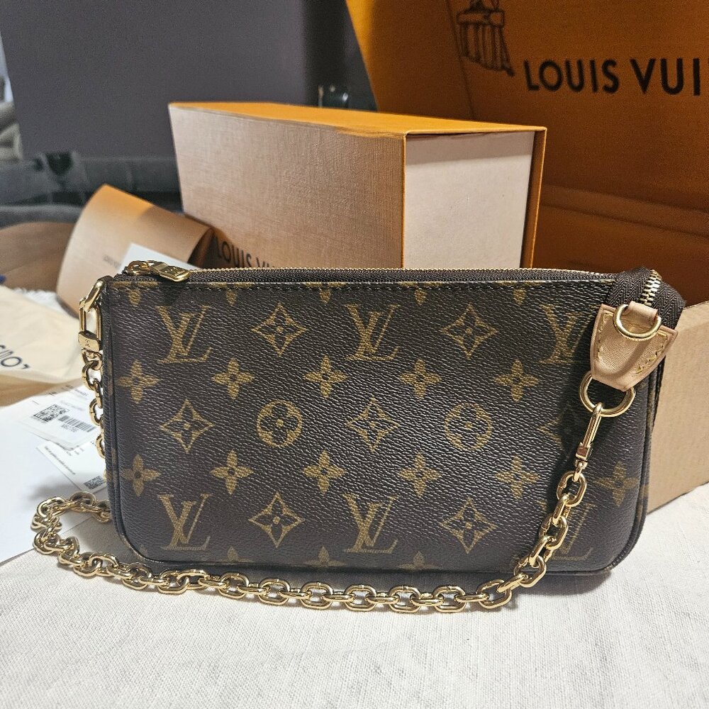 Louis Vuitton Pochette Accessoires